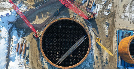 208 guide pipes installed in the central cofferdam of the Lena Bridge